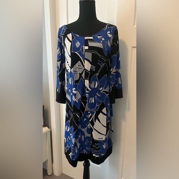 Wrapper Dress Size Large. EUC. - Picture 1 of 5